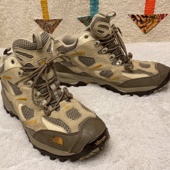 The North Face Waterproof Hikers Woman's Size 10 - Picture 1 of 8
